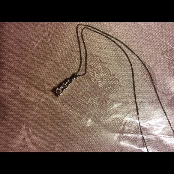 three stone Crystal pendant and chain - Picture 3 of 4